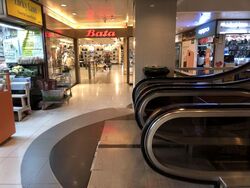 Peninsula Plaza (D6), Retail #589160621